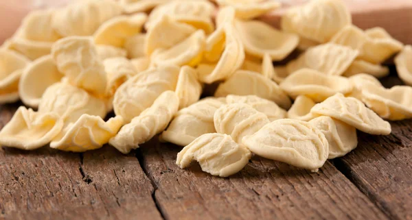 Italiensk pasta oracchiette hemlagad — Stockfoto