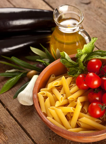 Ingredientes de Pasta alla Norma — Fotografia de Stock