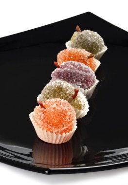 renkli meyve jöle şekerler