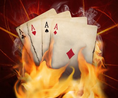Poker kartları ateşte yanmak