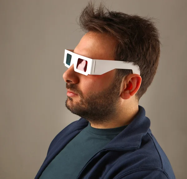 Bărbat purtând ochelari 3D — Fotografie, imagine de stoc