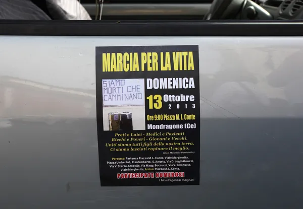 "Marcia per la vita "à Mondragone, Italie. Manifestation du peuple — Photo