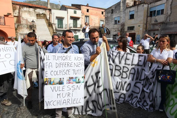 "Marcia per la vita "i Mondragone, Italien. Protest av folket — Stockfoto