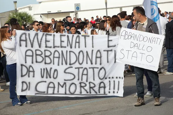 "Марсія за La Віта "в Мондрагоне, Італія. Протест народу — стокове фото