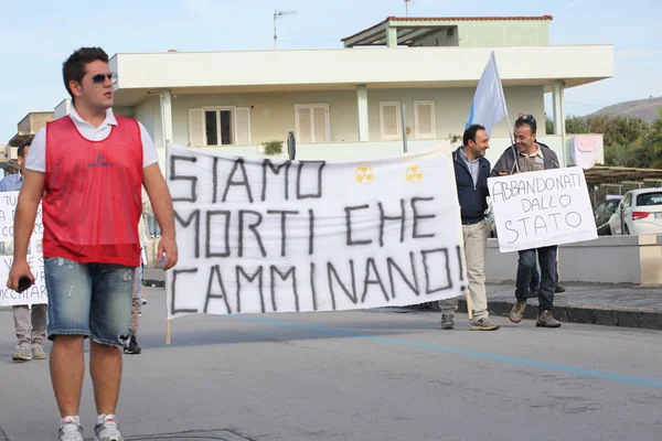 "Marcia per La Vita "v Mondragone, Itálie. Protest lidu — Stock fotografie