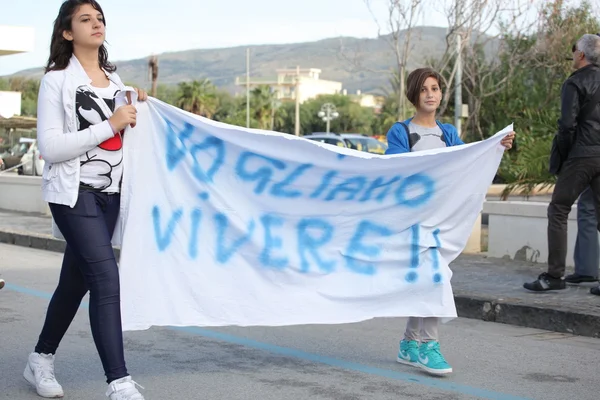 "Marcia per la vita "en Mondragone, Italia. Protesta del pueblo —  Fotos de Stock