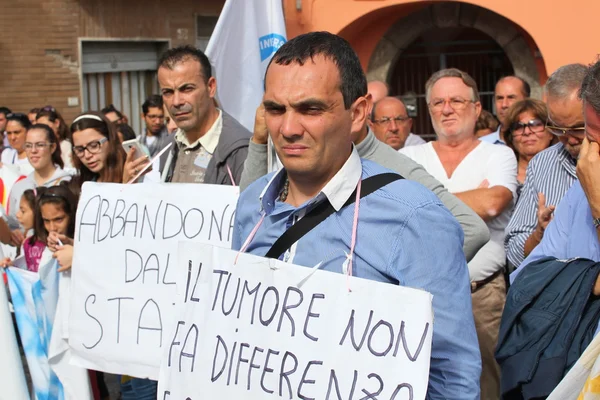 "marcia per la vita "in Mondragone, Italien. Protest des Volkes — Stockfoto