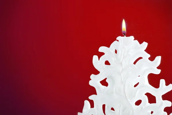 Kerst kaars gevormd als een kerstboom — Stockfoto