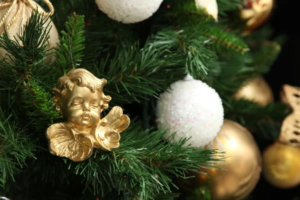 Boule de Noël sur sapin de Noël — Photo