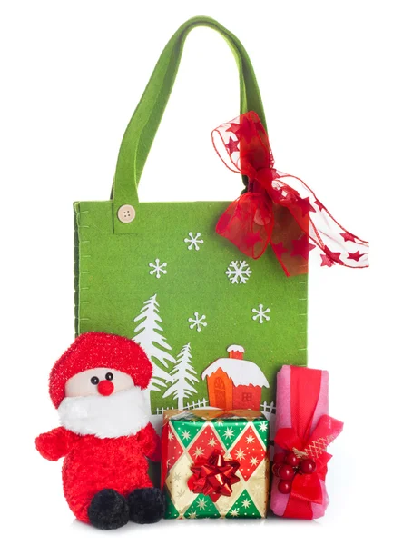 Υφασμάτινη τσάντα με χριστουγεννιάτικα στολίδια και δώρα κουτιά — Φωτογραφία Αρχείου
