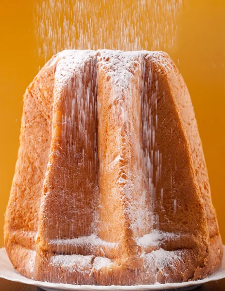 Pandoro with dusting of icing sugar — Stock Photo, Image