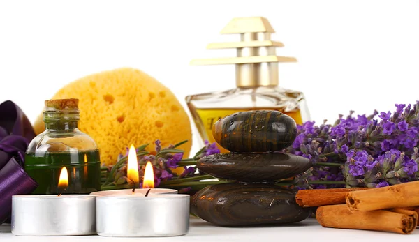 Wellness-Accessoires und Lavendel — Stockfoto