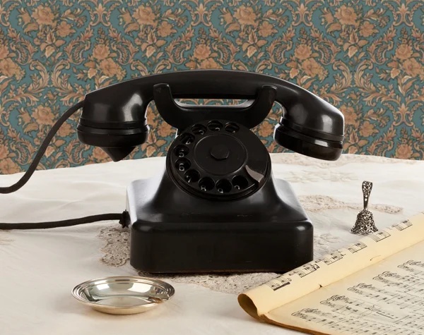 Altes Retro-Bakelit-Telefon — Stockfoto