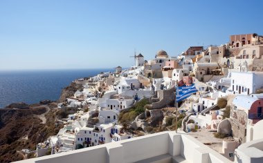 santorini Adası'nda oia köyün görünümü