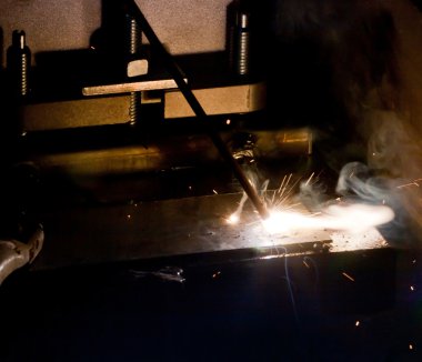 Demir Kaynak, Parlak Işık