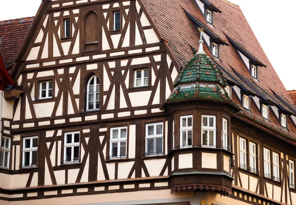 Traditionele helft vakwerkhuis in rothenburg ob der tauber — Stockfoto