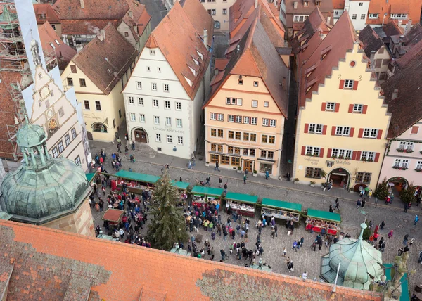 ตลาดคริสต์มาสสแควร์ของ Rothenburg ob der Tauber — ภาพถ่ายสต็อก