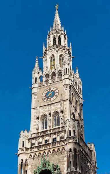 巴伐利亚慕尼黑市政厅钟楼的顶部 — 图库照片