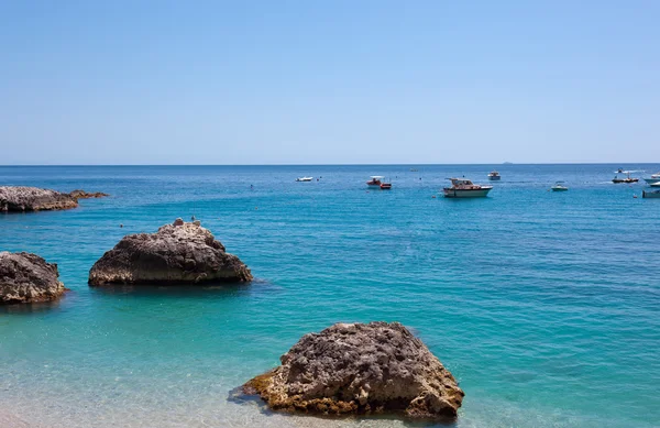 Marina Piccola sur l'île de Capri, Italie — Photo