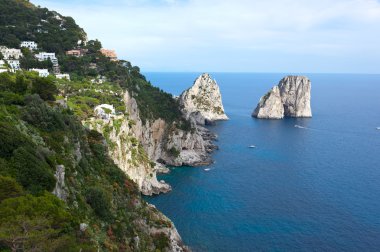 Faraglioni, ünlü dev kayalar, capri Adası