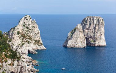 Faraglioni, ünlü dev kayalar, capri Adası