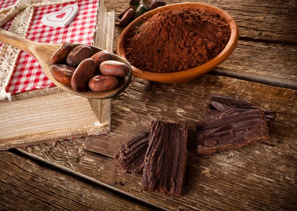 Ingredients for artisan chocolate — Stock Photo, Image