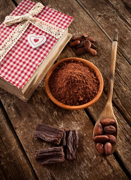 Ingredients for artisan chocolate — Stock Photo, Image