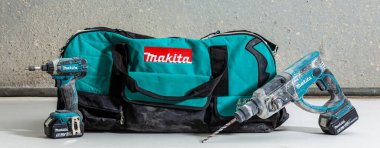 Makita marka çantalı kablosuz matkap ve tornavida..