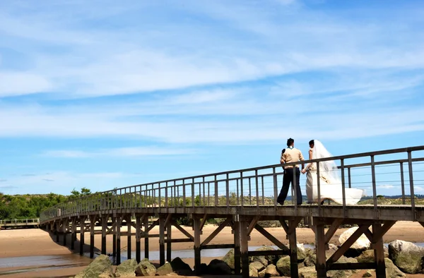 Grooms cuplu tachinare — Fotografie, imagine de stoc