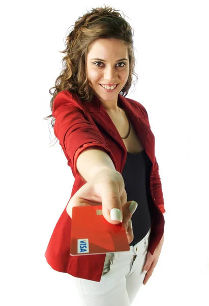 Attraktive Frau mit Kreditkarte — Stockfoto