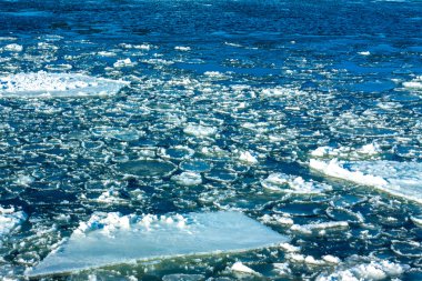 Lily keçe mavi su buz şeklinde