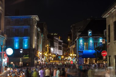 Montreal gece kalabalık