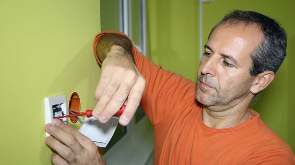 Electrician Installing an Electrical Switch — Stock Photo, Image