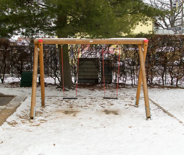 Empty swing — Stock Photo, Image