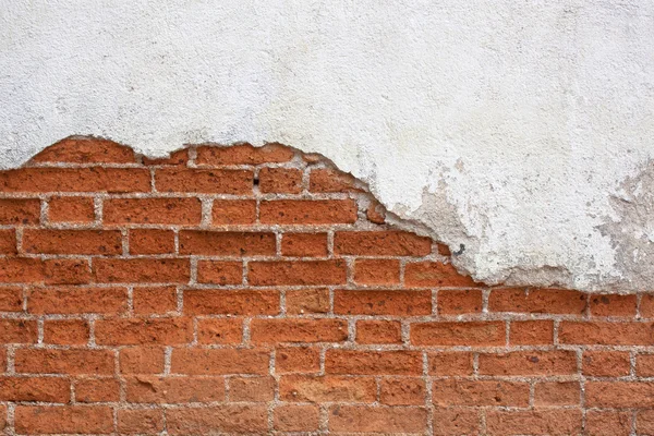 Vieux mur de briques rouges désintégré — Photo