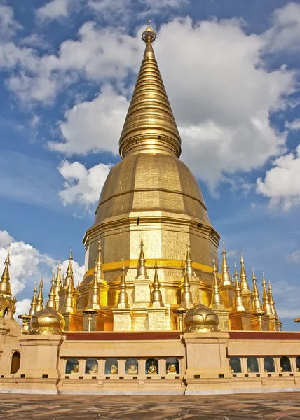 Wat Phra Bat Huai Tom. — Stock Photo, Image