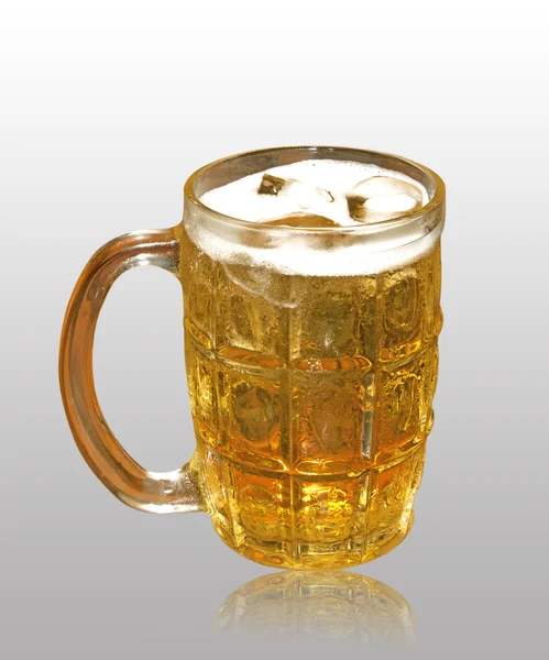 Ett glas öl. — Stockfoto