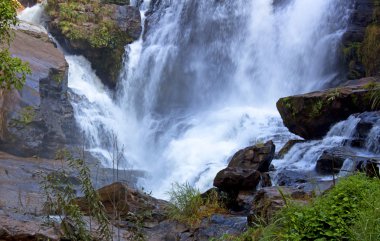 doğal waterfal