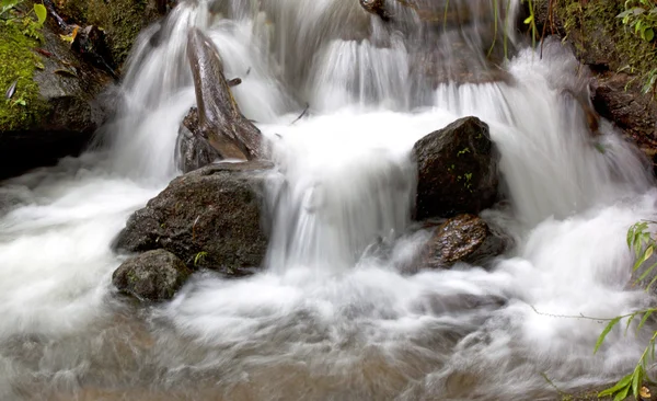 Naturliga vattenfall — Stockfoto
