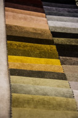 Farklı renklere yakın çekim kumaş dokusu