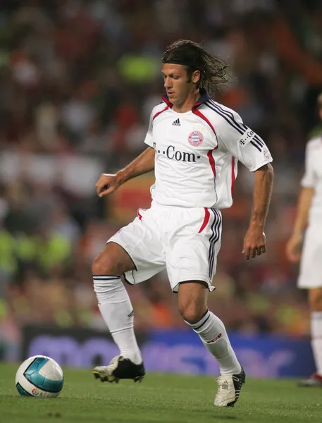 Jugador argentino Martin Demichelis durante un partido amistoso entre el Bayern Munich y el FC Barcelona en el Nou Camp Stadium el 22 de agosto de 2006 en Barcelona, España —  Fotos de Stock