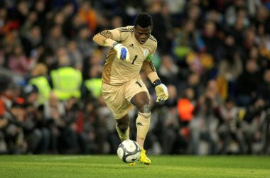 Nijeryalı kalecisi chigozie agbim