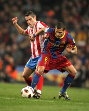 Lopez(L) ile Alves(R) Barcelona Atletico kavga