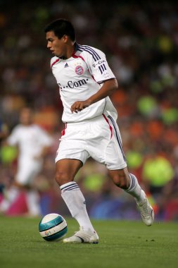 bayern Münih Paraguaylı oyuncu julio dos santos