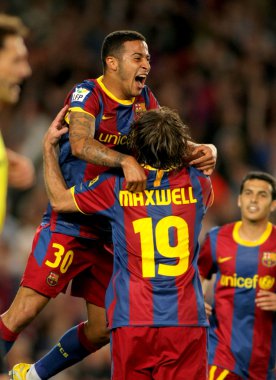 Thiago alcantara Barcelona gol kutluyor