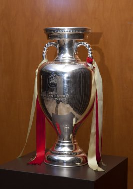 UEFA Avrupa Futbol Şampiyonası trophy