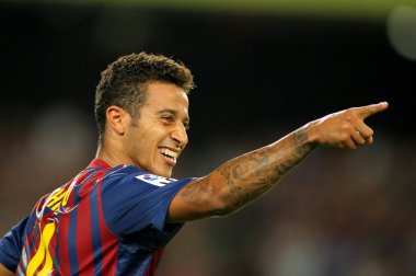 Thiago alcantara Barcelona gol kutluyor