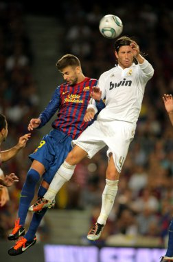 Sergio Ramos (R ile Gerard Pique(L) Fc Barcelona VIES)