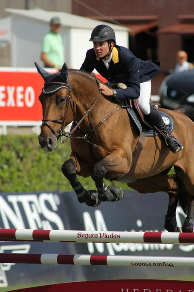 Cassio Rivetti da Ucrânia em ação monta cavalo Verdi — Fotografia de Stock