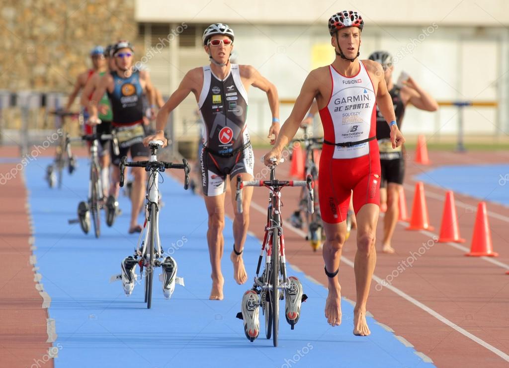 Triathletes on transition zone of Barcelona – Stock Editorial Photo ©  Maxisports #19133637